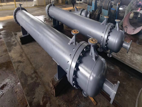 Shell and tube horizontal heat exchanger